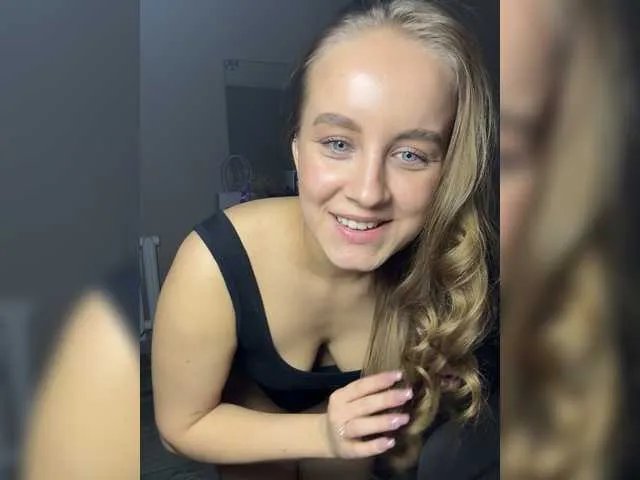 Offline Lerwsss9 on BongaCams