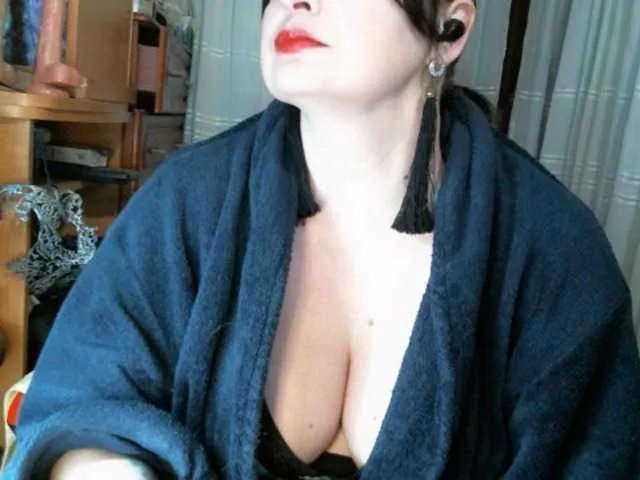 Offline LINA2111 on BongaCams