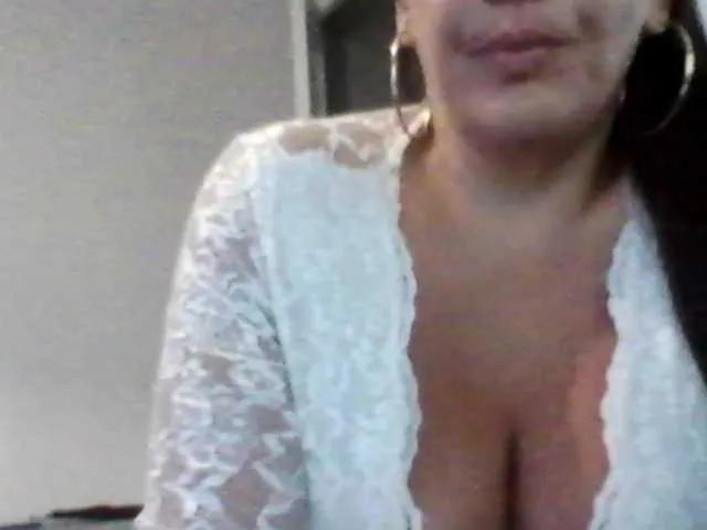 Offline Lindafrancaise on BongaCams