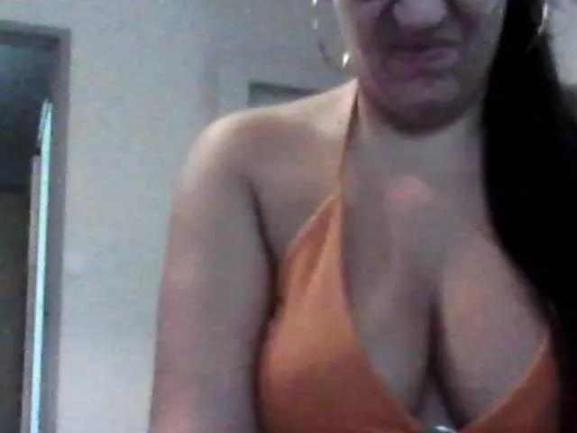 Offline Lindafrancaise on BongaCams