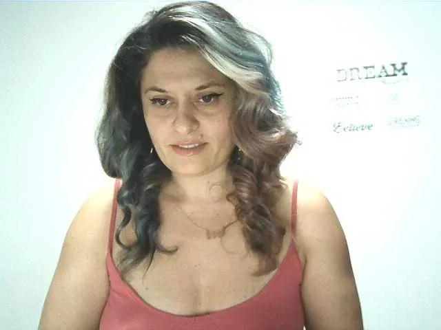 lionessmom on BongaCams