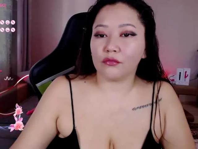 Offline LisaAsianFlower on BongaCams