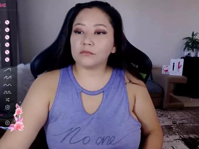 Offline LisaAsianFlower on BongaCams