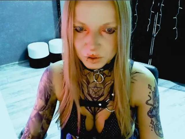 Offline LisaModel on BongaCams