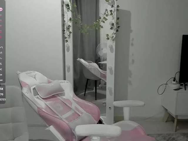 Offline lissazmark2 on BongaCams