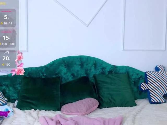 Offline Little-melodyy on BongaCams