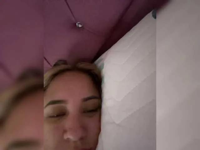 Offline LittleToxic on BongaCams