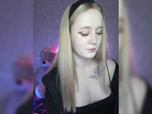LolaMin on BongaCams