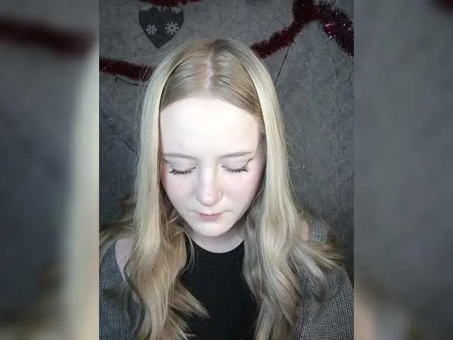 LolaMin on BongaCams