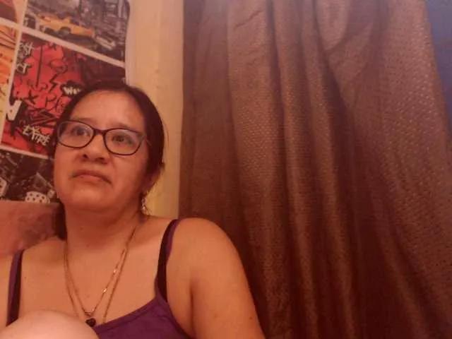 Freechat lucyLUxxx on BongaCams