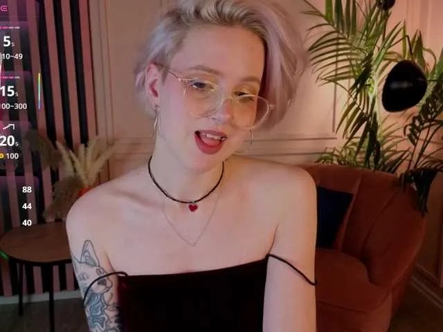 Offline luna-son on BongaCams