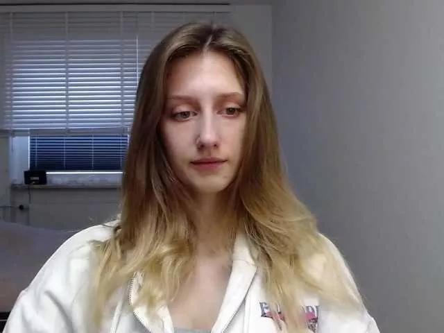 Offline LUNAdream on BongaCams