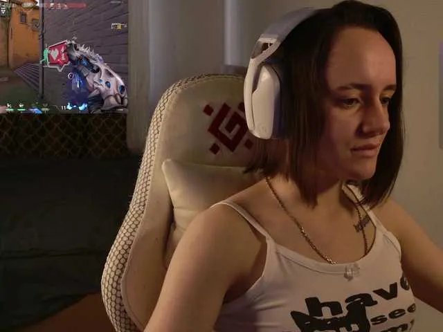 Offline LunaL0ve on BongaCams