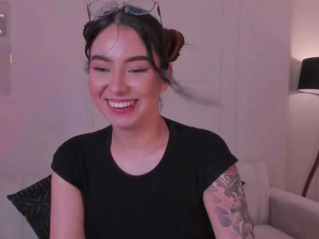 Offline MaddisonCollins on BongaCams