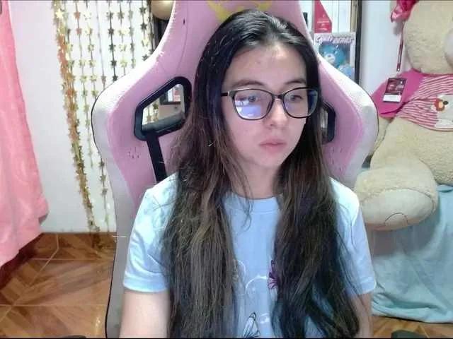 Offline Maggie-Fox on BongaCams