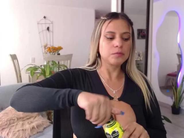 Freechat Mara- on BongaCams