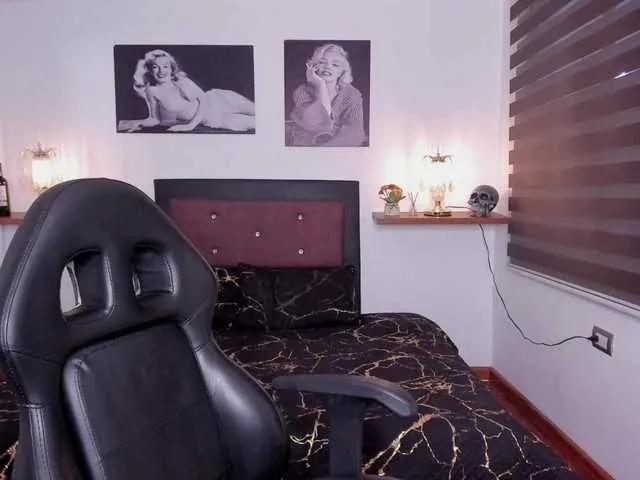 Offline Mariana-Jones on BongaCams