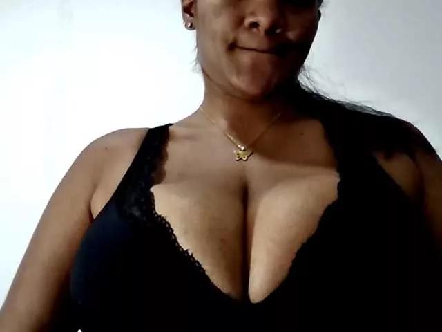 Offline Mayito-love- on BongaCams