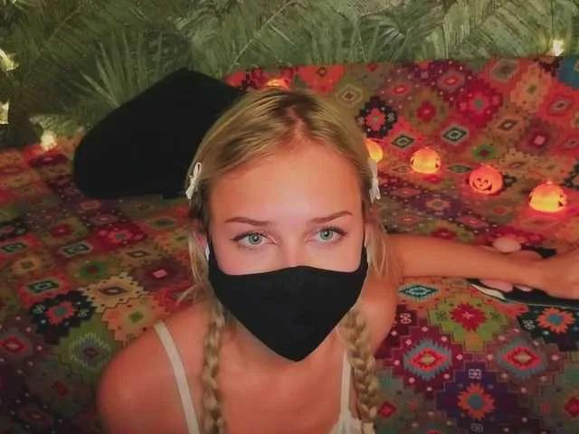 Offline Meeeeow on BongaCams