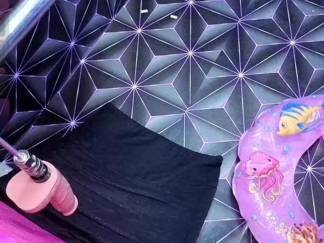 Offline Megann9 on BongaCams