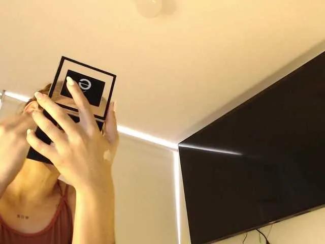 Melanny-gil — I love hot words, that subtly squeeze my neck, spankings that speak rich and delicious things to me, a chivalrous man is the best thing I can have in my life, kisses with a lot of tongues, in short, hard sex.