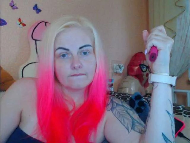 Offline melek-7250 on BongaCams