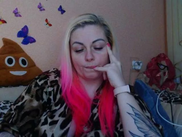 Offline melek-7250 on BongaCams