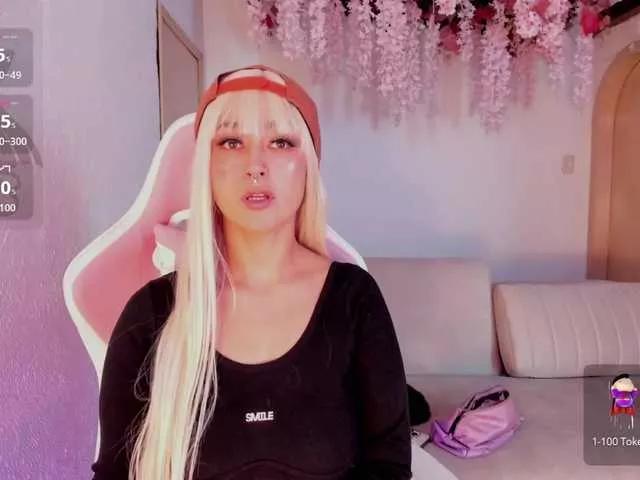 Offline Mia-Bloom on BongaCams