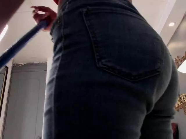 Offline MiluRosse on BongaCams