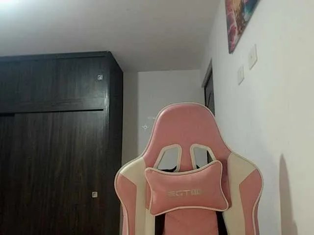 Offline mindyjames on BongaCams