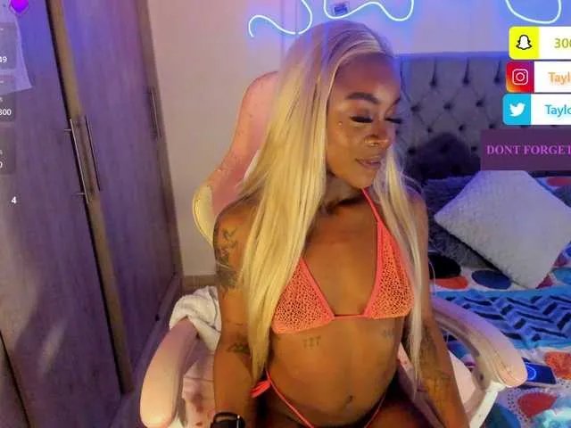 Offline Miss-west on BongaCams