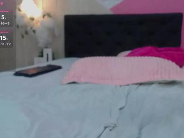 Offline misshoney1 on BongaCams