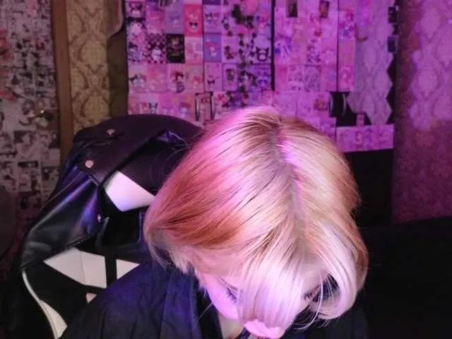 MissMorganMoon — Hi guys, my name is Morgan, today I'm trying out my toy will you help me