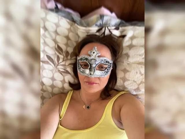 Offline molly-38 on BongaCams