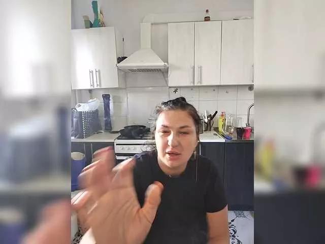 Offline MonicaMilf on BongaCams