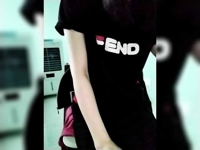 Offline Moon18x on BongaCams