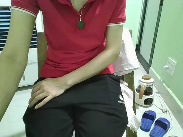 Offline Moon18x on BongaCams