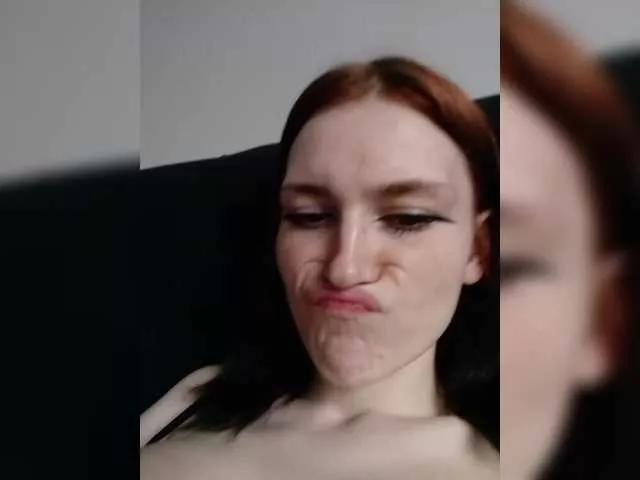 Moonlitmiragea on BongaCams 