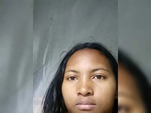 Offline Murielle-1 on BongaCams