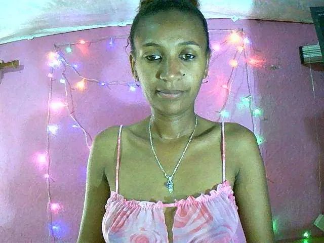 Offline Mynah on BongaCams