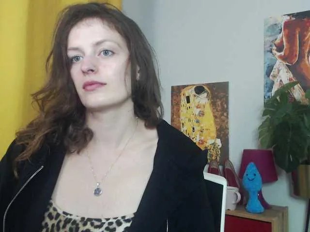 Offline NadineGold on BongaCams