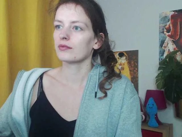 Offline NadineGold on BongaCams
