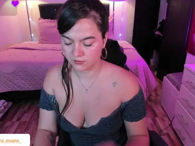 Freechat NahiaraEvans- on BongaCams