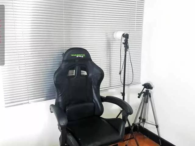 Offline Nathalia-rodriguezz on BongaCams