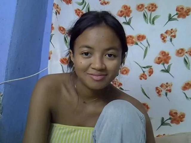 Nickylouama on BongaCams