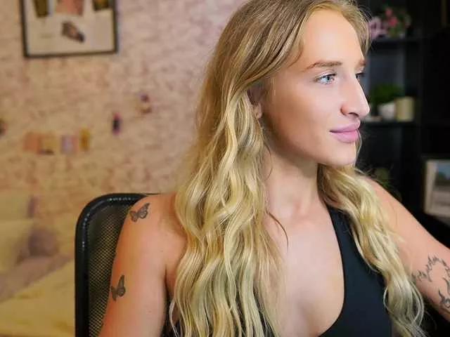 Offline NicoletteShea01 on BongaCams