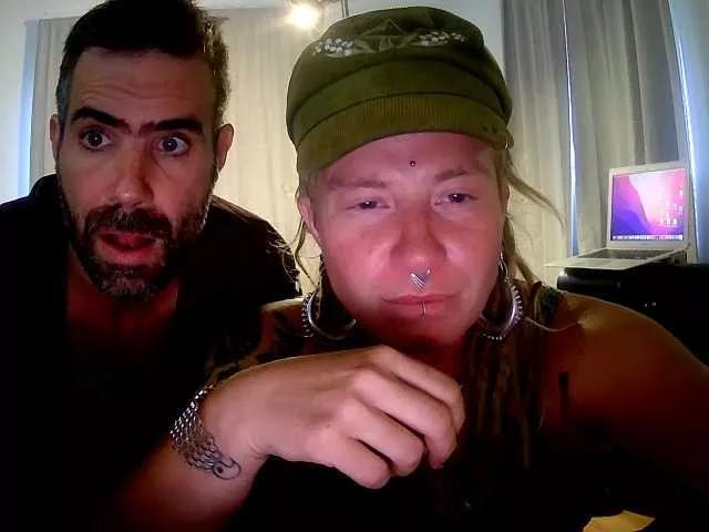 Offline parejooon on BongaCams