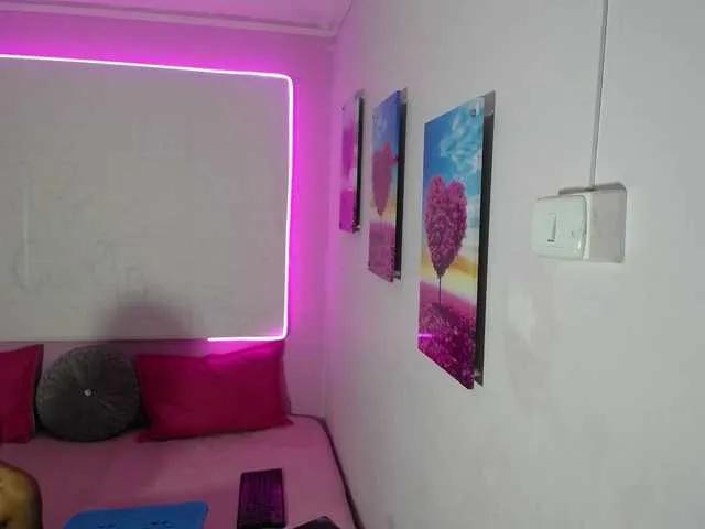 Offline paulina-evans on BongaCams