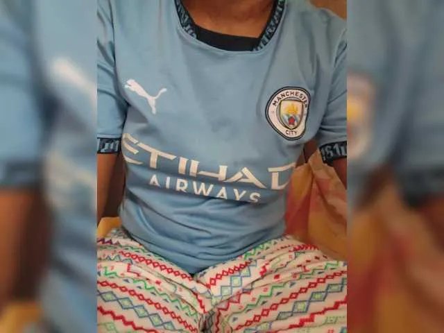 Offline Petite-mpenzi on BongaCams