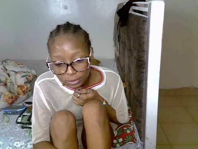 Avatar of PetiteAlexa